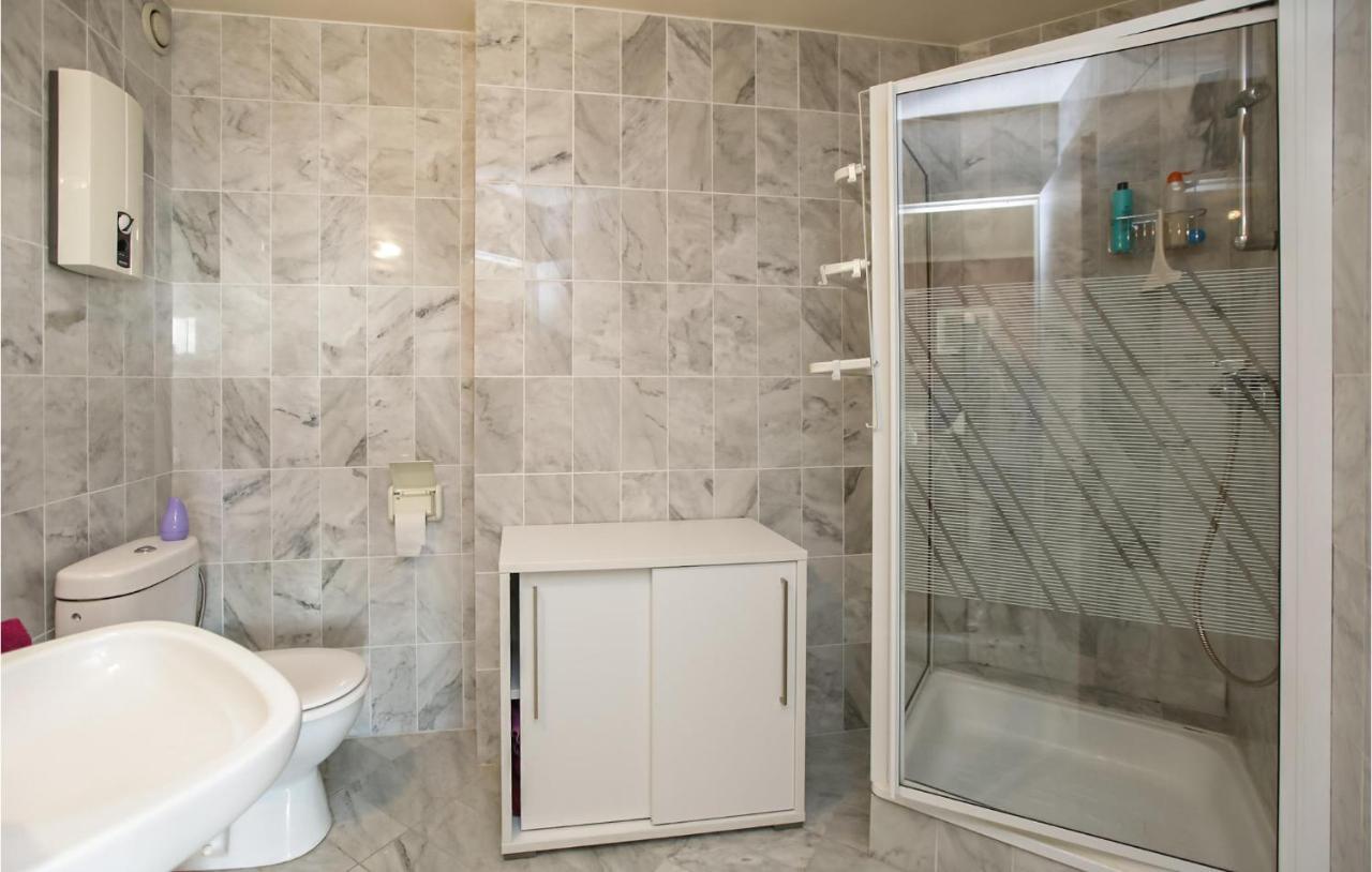 1 Bedroom Lovely Apartment In Oostende Exterior foto